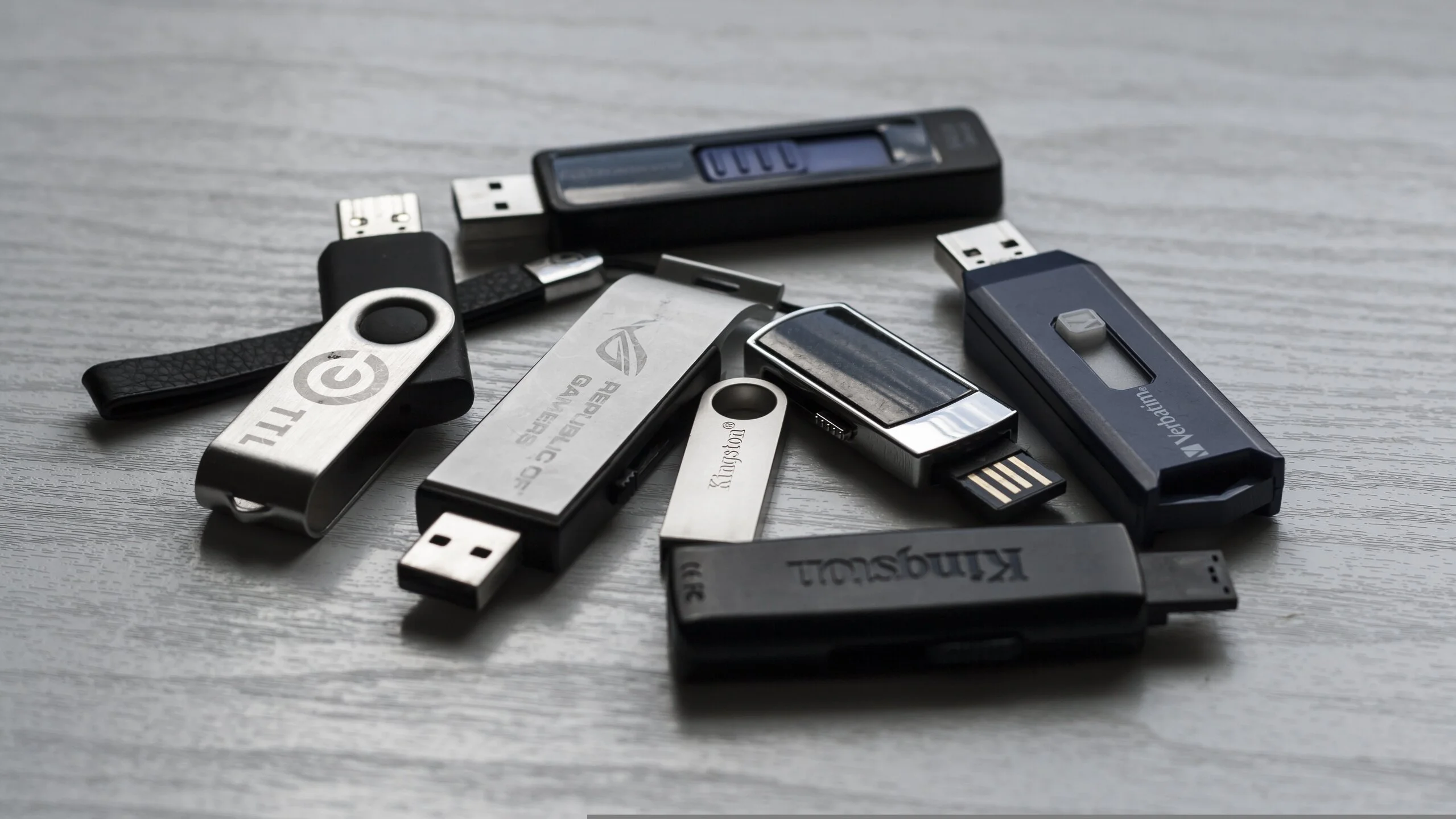 Speichersticks Mehrere USB-Speichergeräte
